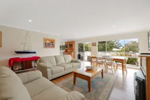 Sky Mirror Cottage - Rhyll, VIC - Image 2
