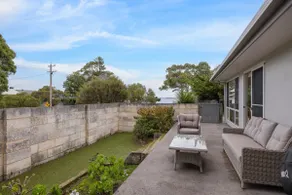 Sky Mirror Cottage - Rhyll, VIC - Image 3