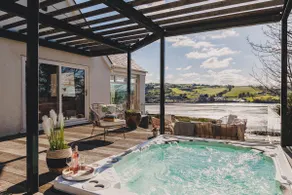 The Curlews - Waterside villa med Large Spa (Teignmouth) - Image 2