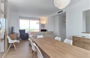 Renovated, seaview, top floor, communal pool - 3R - Image 4