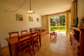 Apartment with garden & pool - 2 Rooms - Image 4