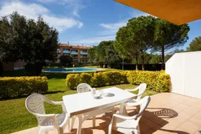 Apartment with garden & pool - 2 Rooms - Image 2