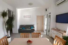 Merveilleux appartement entièrement équipé avec terrasse, barbecue et jardin | Vue mer - Image 2