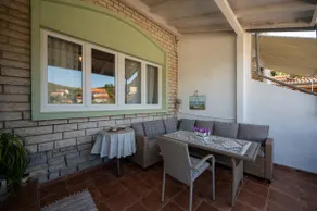 A-8170-a Two bedroom apartment near beach Zaglav - Image 2