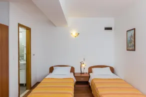 Apartments Milanovic - Premium Studio Apartment with Terrace and Garden View - Image 5