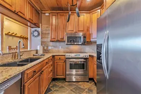 Updated Condo with Fireplace, Granite Countertops - Image 2