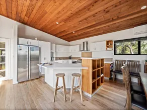 Big Rock Dreaming Bush Retreat w Stylish Comforts - Image 3