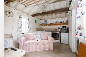 Cosy self-contained annexe in Selsey - Image 5