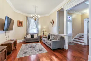 Enormous Sunny Historic NOLA Victorian - Image 2
