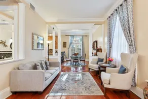 Enormous Sunny Historic NOLA Victorian - Image 3