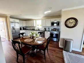 2 bd Carriage Hs/Pet friendly-Walkable to Village - Image 5