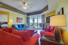 Lakefront Osage Beach Condo: Balcony & Pool Access - Image 3
