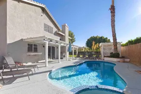 \"Tulip Play House\"5 Bedrooms 3.5 bath Pool & Spa w/ Built in BBQ, big side yard - Image 2