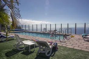 Apartment in Tenerife with a private garden - Image 2