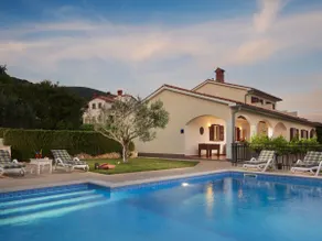 Gradevole casa totalmente attrezzata con piscina privata, barbecue e giardino | Vista sul mare | Sono ammessi animali domestici - Image 2