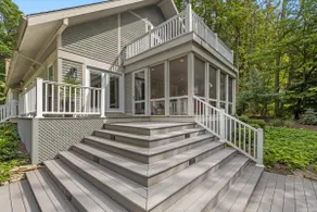 100 private beach frontage on LK MI Hot tub - Image 5