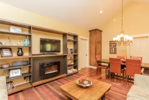 Nightingale apt with hot tub walk to Saugatuck! - Image 5