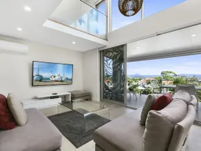 Exquisite Penthouse with views to Laguna Bay - Image 3