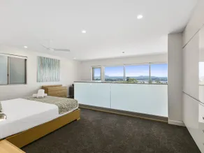 Exquisite Penthouse with views to Laguna Bay - Image 5