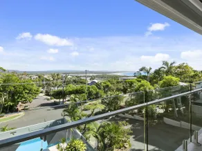 Exquisite Penthouse with views to Laguna Bay - Image 2