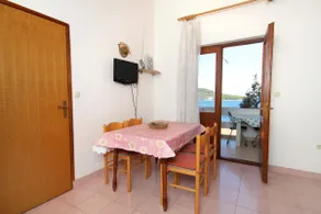2-Zimmer-Ferienwohnung am Strand Kali, Ugljan (A-837-a) - Image 3