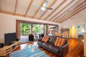 Beach House in Central Sunshine Beach Pool Pets ok - Image 2