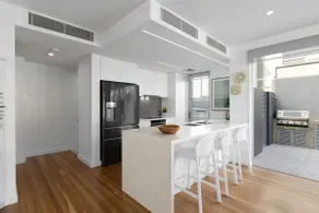 Anna Superbly Stylish Luxury Townhouse - Image 5