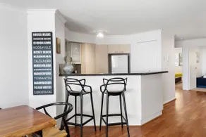 6 Pacific Outlook Modern unit with lovely Ocean Views Pool in Complex Walk to Beach - Image 4
