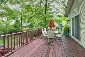 Hot Tub, Deck & Backyard: Cozy Union Pier House! - Image 2