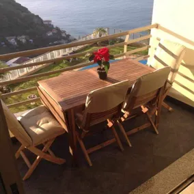 Plaza Bay Luxury Apartment with Swimming Pool - Image 5