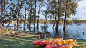 Direct lake access and close to beach - Image 2