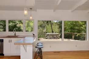 River View Lodge - Hot Tub and Tastings Included - Image 3