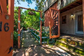 Sunburst Cottage | Private Cottage Near Beach - Image 4