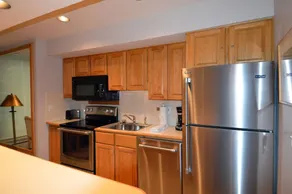 Durant B202 | 2 Blocks to Ski Slopes - Image 4