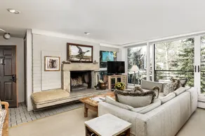 Durant B202 | 2 Blocks to Ski Slopes - Image 2