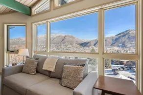 Shadow Mountain Unit 19, Charming Ski-In, Ski-Out Condo with Great Views and Pool Access - Image 2