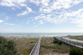 Charming home w private beach walkway - K007 - Image 3