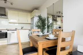 Bay Retreat- Moments from Hamworthy Park - Image 4