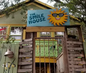 Smile House | Walk to Beach & Downtown - Image 2