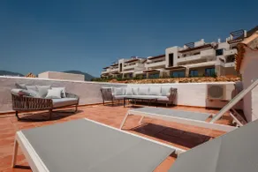 Penthouse in Istán; Jacuzzi; sea and lake view - Image 5
