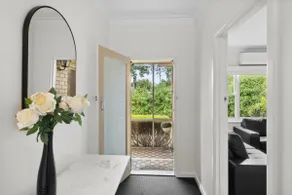 Ballarat Central Family Work Big Yard Sleeps 8 - Image 4