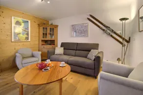 Renovated Flat Next to Cable Car - Image 2