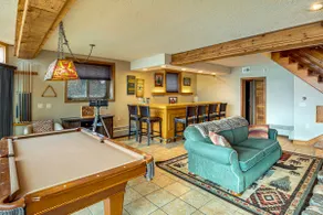 Sauna & Pool Table: Family Home on Lake Chicagon - Image 2