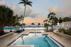 Moonlight Paradise Upgraded Family oasis Tropical views expansive balcony - Image 2