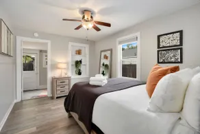 Charming Old Town Bungalow with Free Cruiser Bikes - Image 3