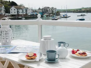 Waterside 2 bed town house - Image 5