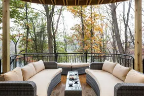 Country Elegance overlooking the Shenandoah River - Image 2