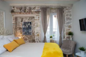 Romantic studio Yellow Flower in old town Rovinj near sea with private parking - Image 2
