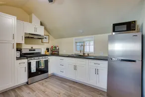 Quaint Avalon Cottage < Half-Mi to Beaches! - Image 2