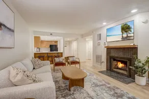 Silver King 402 | 150 Yards to Lifts | Fireplace | Kitchen | Mountain View | Pool & Hot Tub - Image 5